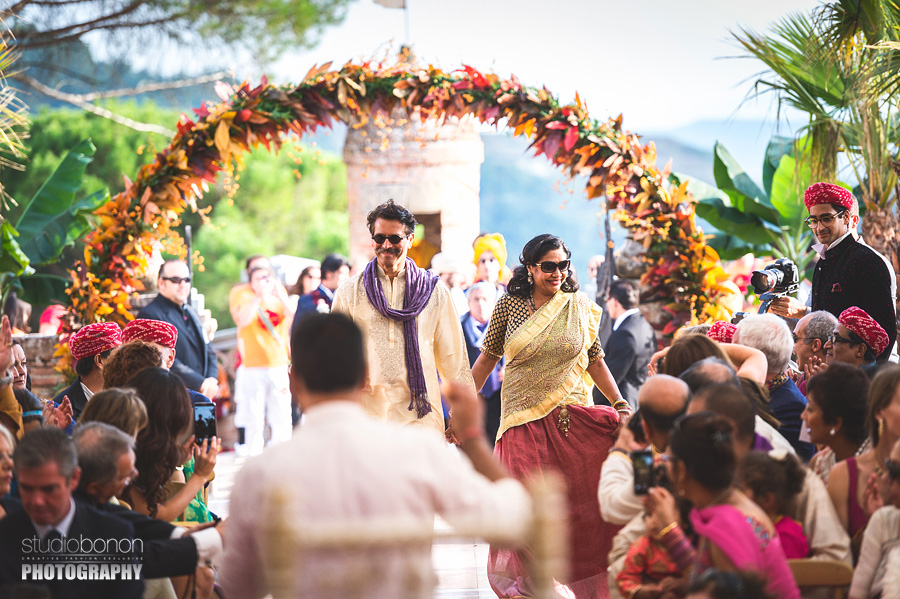 096-indian-wedding-entrance