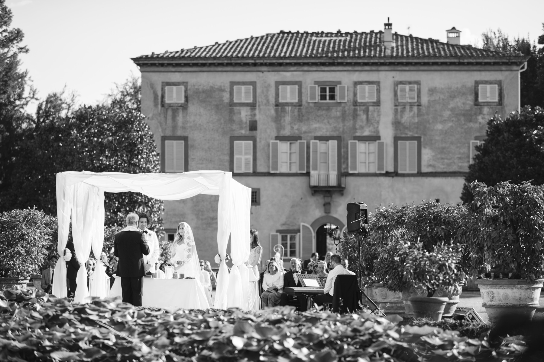 018-turkish-couple-getting-married-tuscany