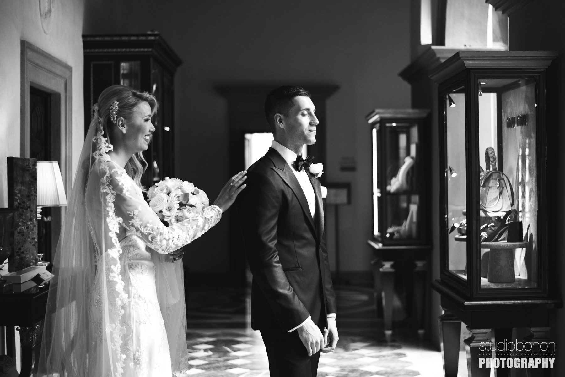 Bride Amy and groom Adrian share a beautiful first look at Hotel Four Seasons Florence